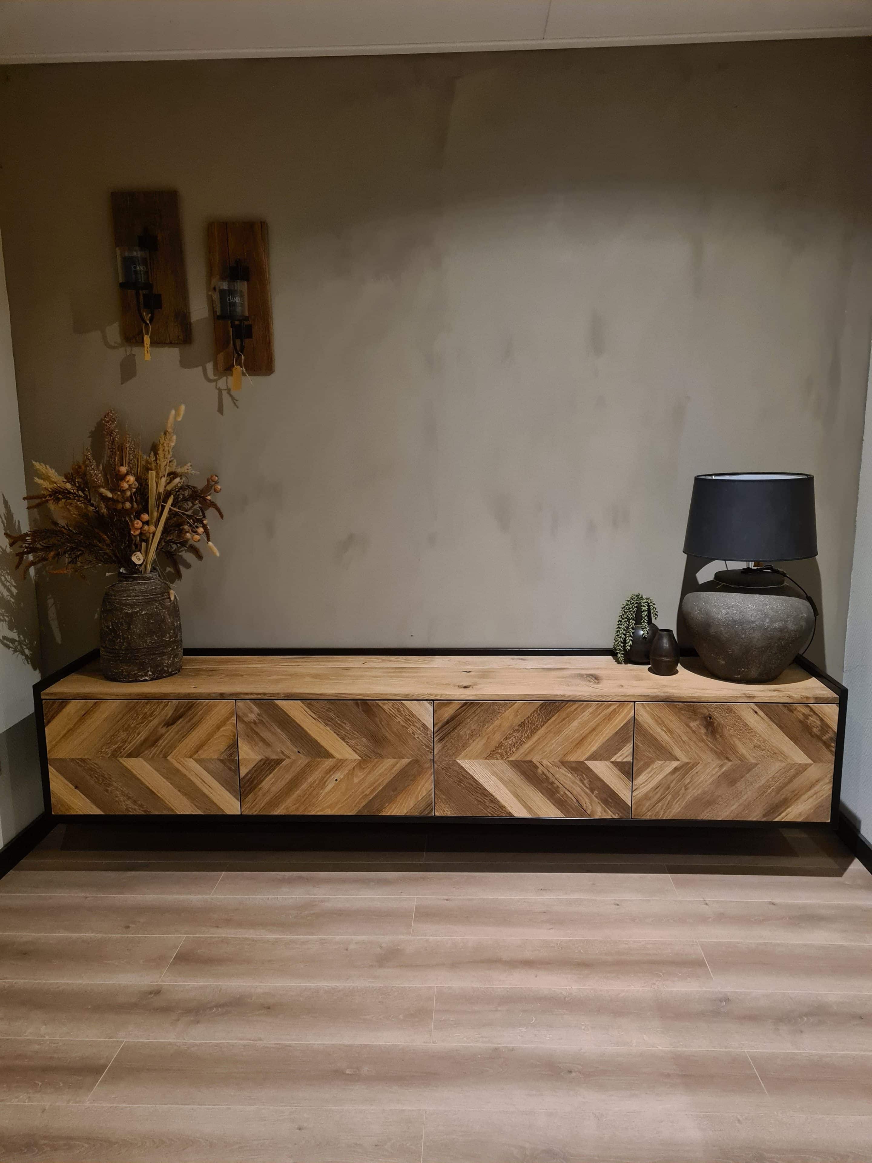 Oud Eiken Tv Meubel Carmen